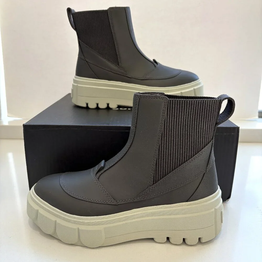 Sorel Caribou X Chelsea Boots Leather Booties Waterproof Jet Pixel Size 8 NEW